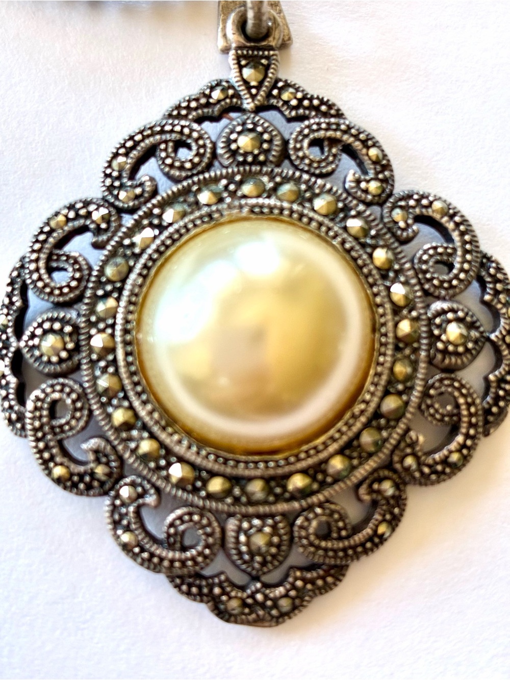 VINTAGE, 925 Silver Pendant, Real Pearl & Marcasites gemstones.